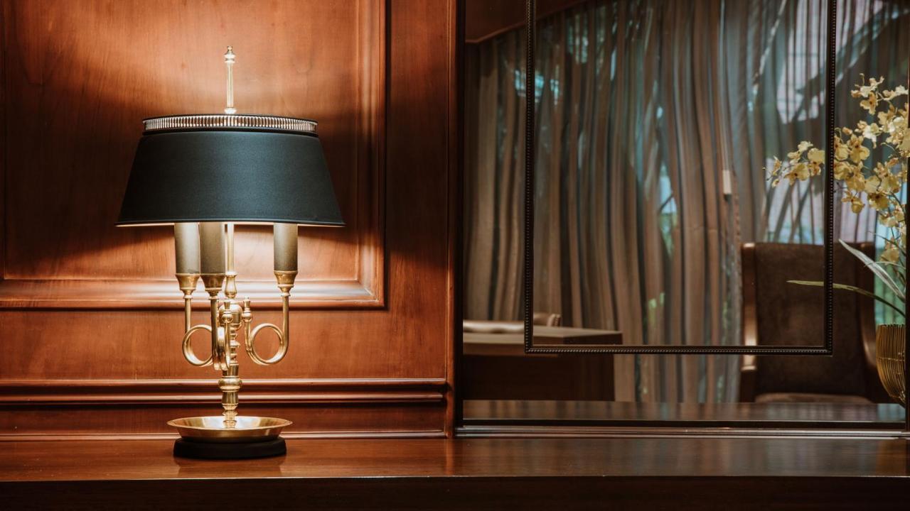 ホテルパーク10 メデジン エクステリア 写真 A table lamp