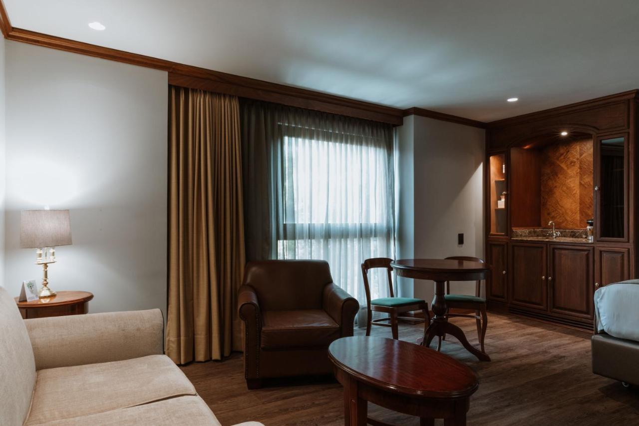 ホテルパーク10 メデジン エクステリア 写真 A suite at the hotel