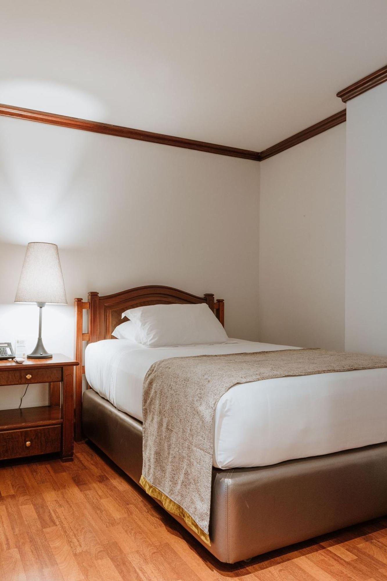 ホテルパーク10 メデジン エクステリア 写真 A single bed