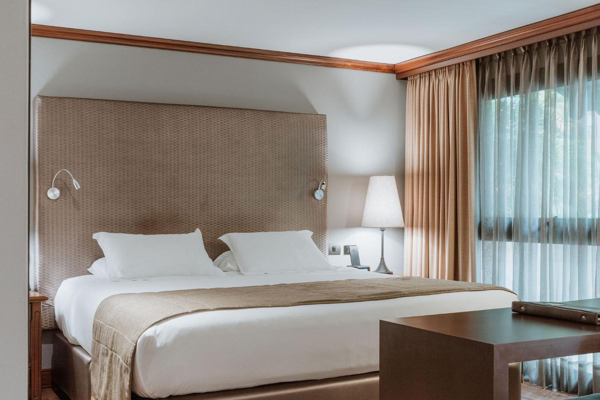 ホテルパーク10 メデジン エクステリア 写真 A bedroom at the hotel